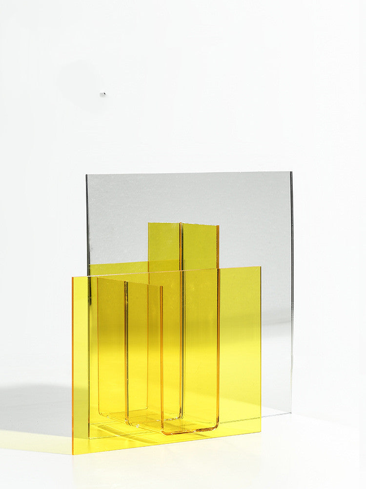 Sleek Acrylic Vase for Modern Home Decoration - Nordic Styling and Exquisite Workmanship