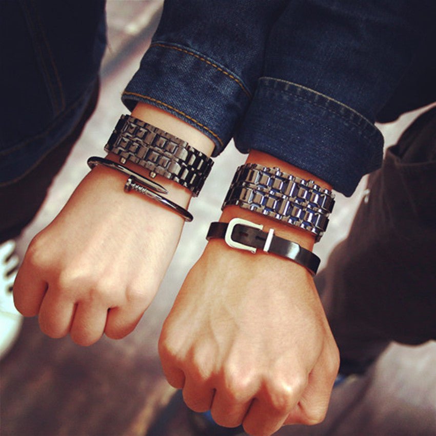 Digital Fashion Watch Bracelet: Stylish Timepiece for Men and WomenWatchNormanharvey