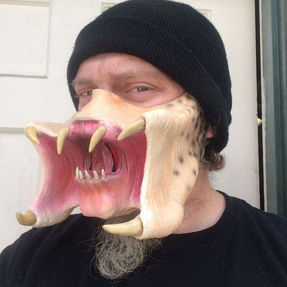 Movie-Themed Predator Disguise - Lifelike Latex Mask for Sci-Fi Gatherings