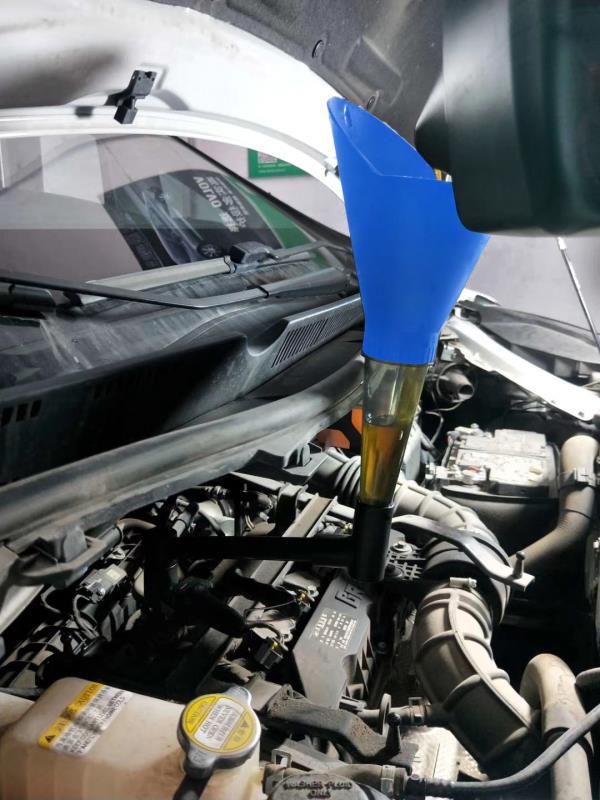 Convenient Car Fluid Funnel Kit for Oil Changes